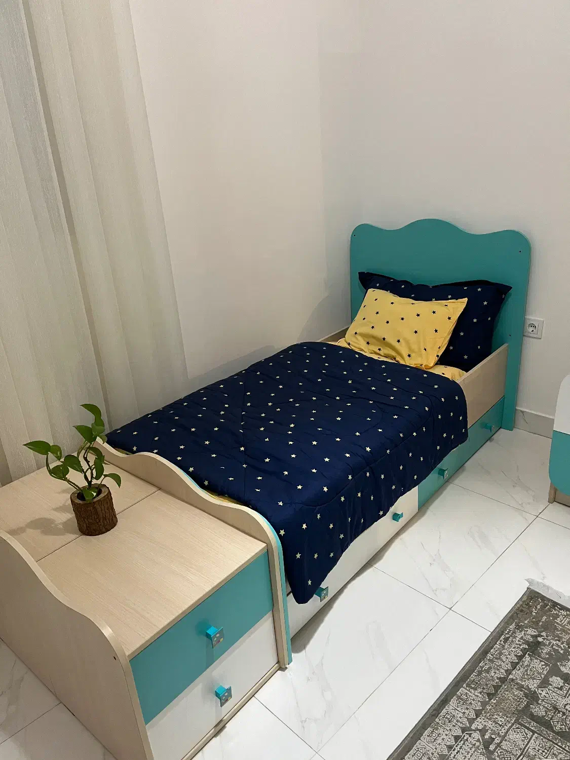 تخت وکمد|تخت و سرویس خواب|رشت, دروازه لاکان|دیوار