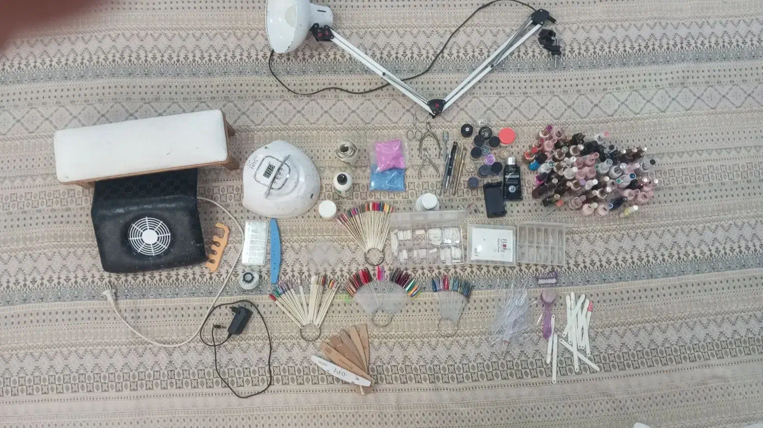 وسایل کاشت ناخون|آرایشگاه و سالن‌های زیبایی|مریوان, |دیوار