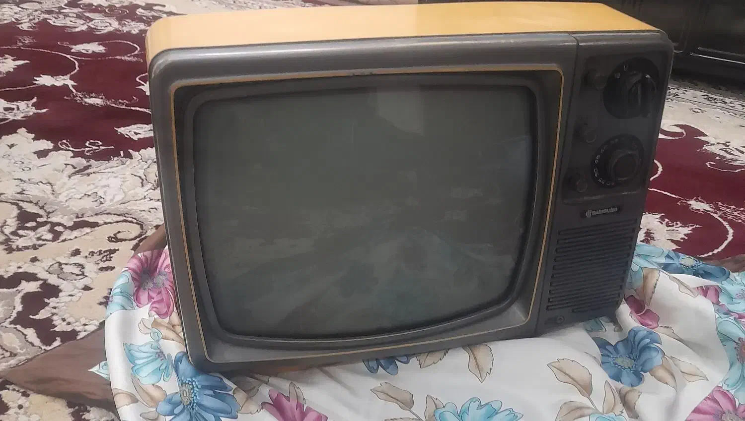 تلویزیون سیاه سفید|تلویزیون و پروژکتور|تربت جام, شاد|دیوار