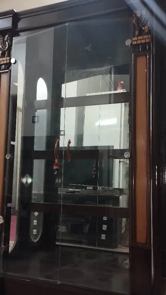 ویترین و کمد|بوفه، ویترین، کنسول|خمینی‌شهر, |دیوار