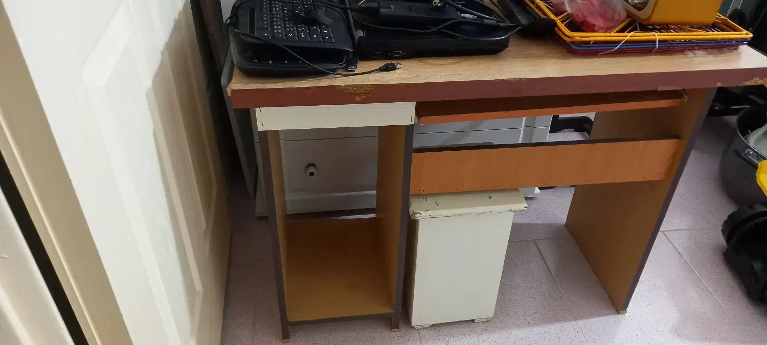 میز کامپیوتر و صندلی|میز تحریر و کامپیوتر|ساری, |دیوار