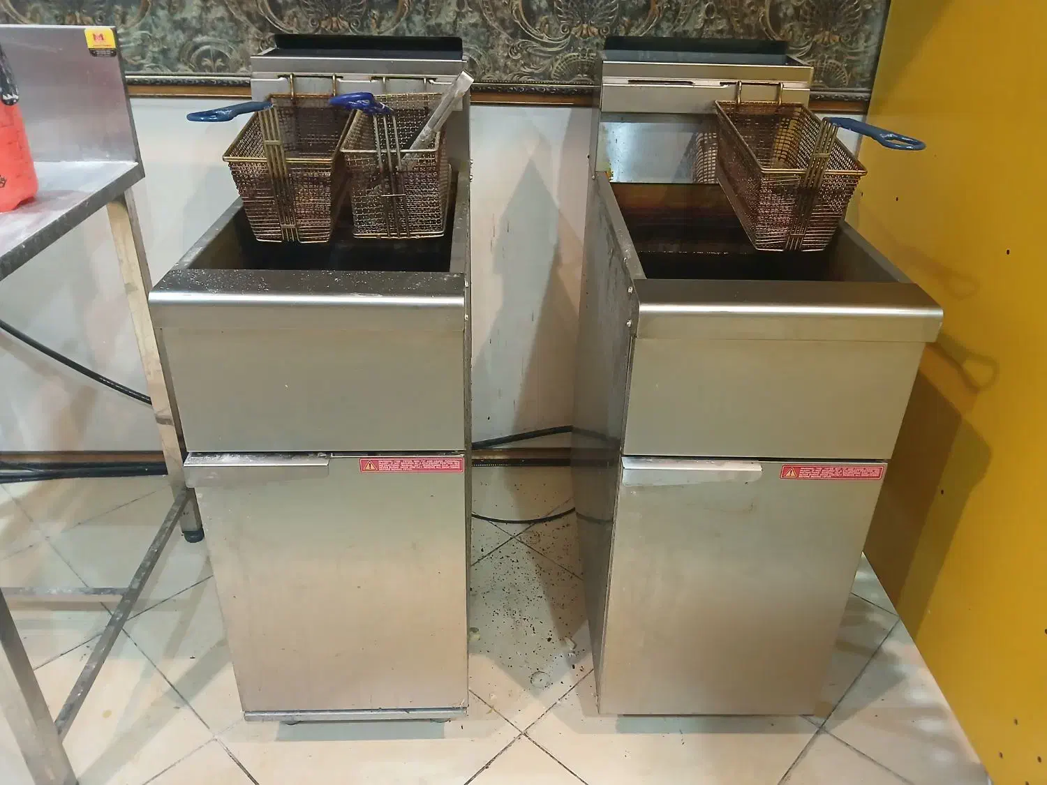 ۲عددسرخ کن درجه یک صنعتی مکث|اجاق گاز و لوازم برقی پخت‌وپز|مشهد, شاهد (شهرک غرب)|دیوار