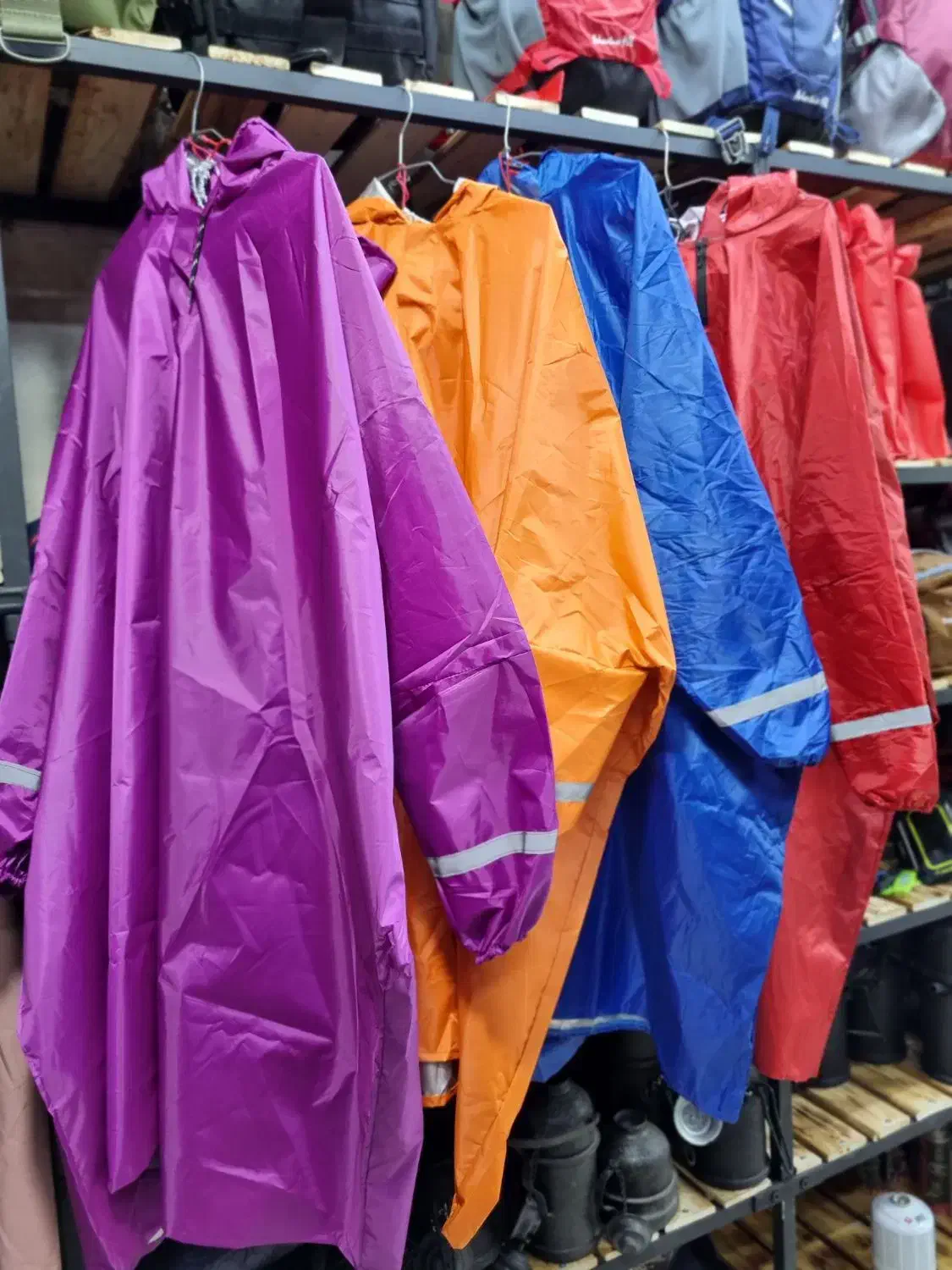 پانچو/بارونی/بادگیر مشتی|کوهنوردی و کمپینگ|اندیشه, اندیشه فاز ۳|دیوار