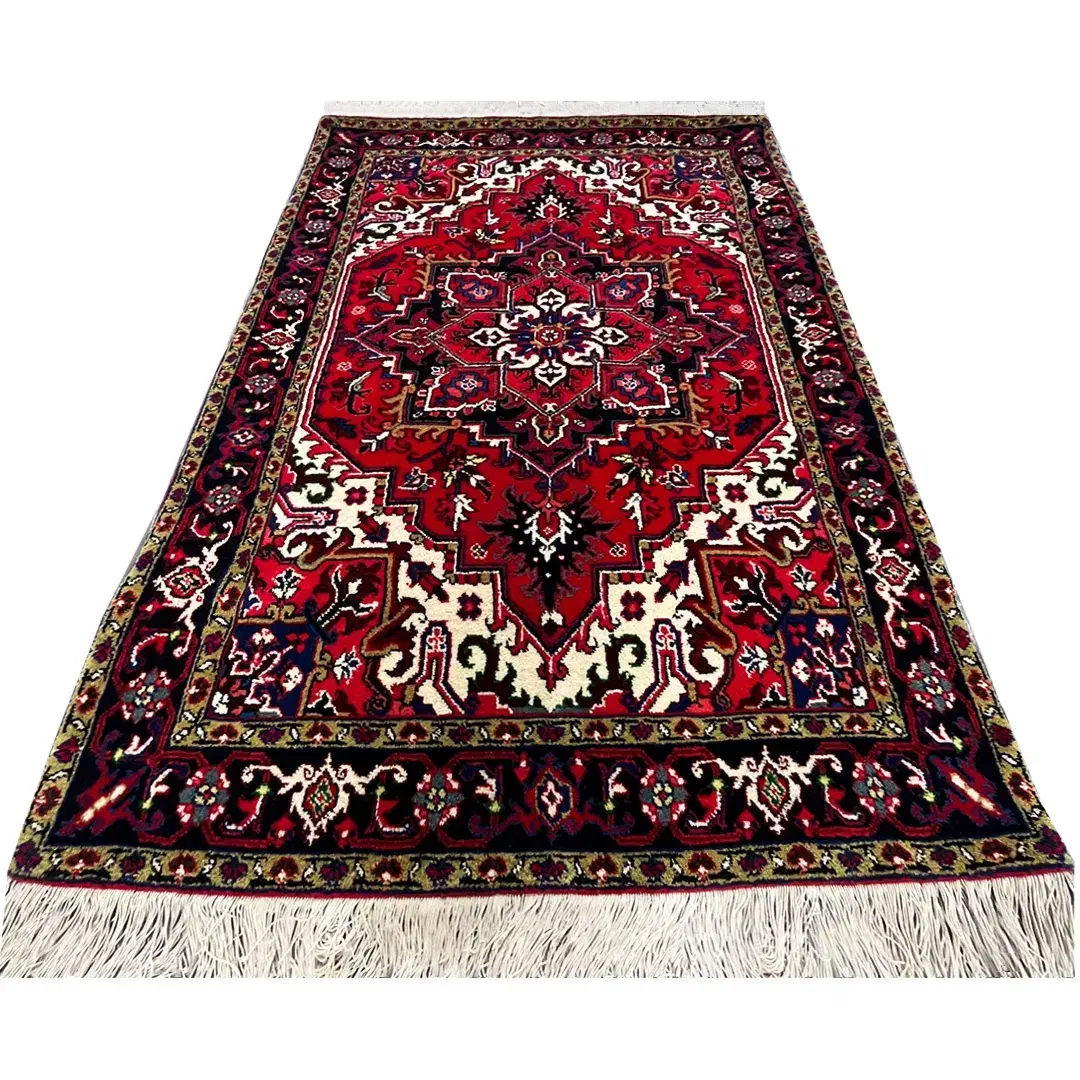 فرش دستبافت ذرع و نیم هریس|فرش|تبریز, |دیوار