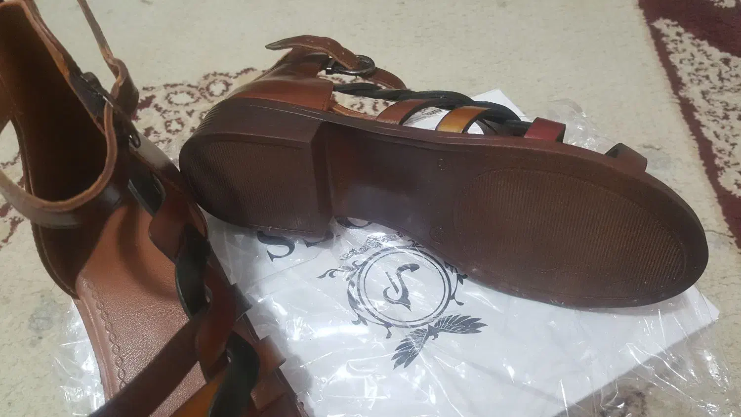 صندل چرم دخترانه سایز ۳۷|کیف، کفش، کمربند|کهریزک, |دیوار