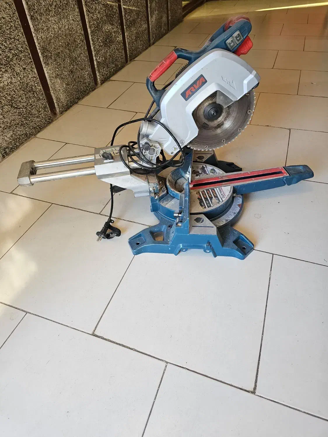 فارسی بر|ابزارآلات|سلماس, |دیوار