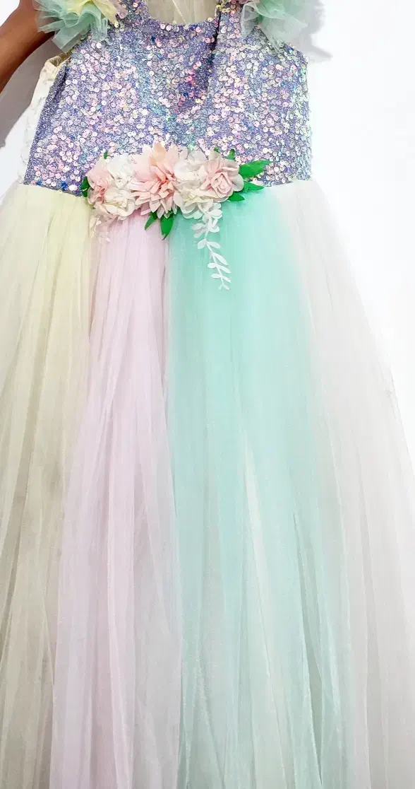 پیراهن دخترانه|لباس|هشتگرد, هشتگرد قدیم|دیوار