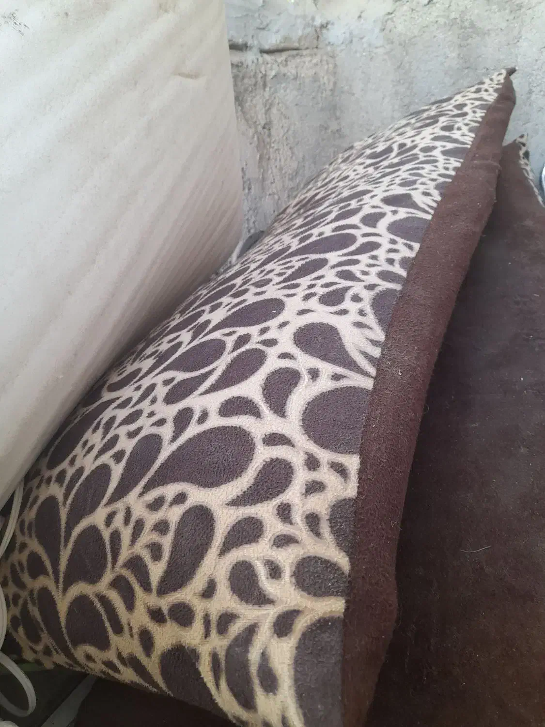 پشتی|پشتی|شیروان (خراسان), |دیوار