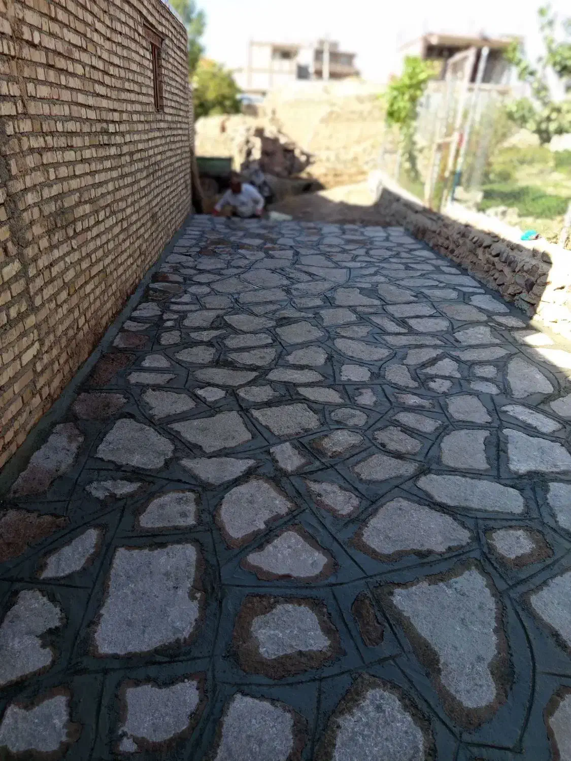 نیاز به بنا وافراد مجرب جهت اجرای سنگ فرش|استخدام معماری، عمران و ساختمانی|منجوان, |دیوار