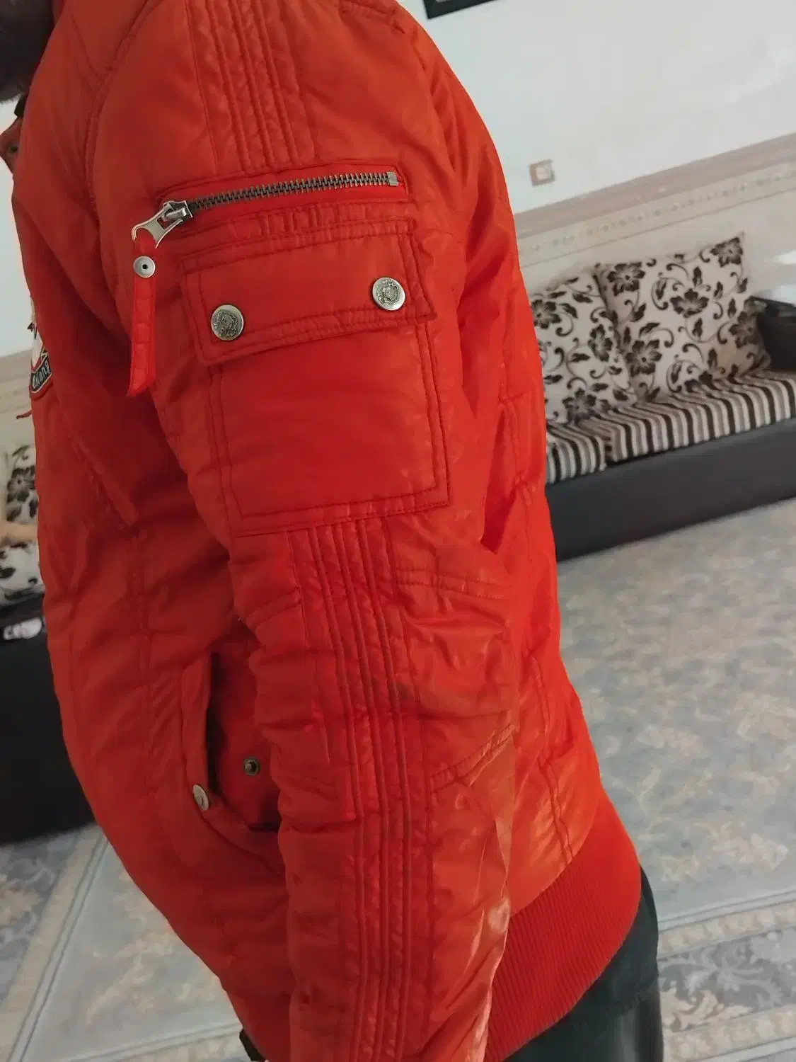 کافشن کارگرده|لباس|مسجد سلیمان, |دیوار