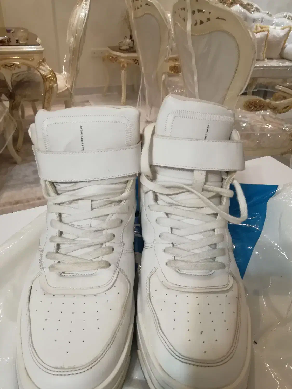 کفش نیم بوت خارجی سفید|کیف، کفش، کمربند|رشت, معلم|دیوار