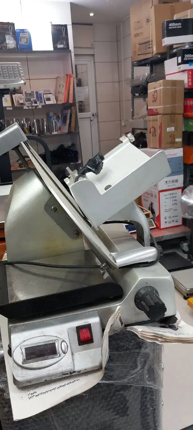 کالباسبر در حد خیلی خوب .فروشگاه ابوالفضل داره|فروشگاه و مغازه|لاهیجان, کوی خزر|دیوار