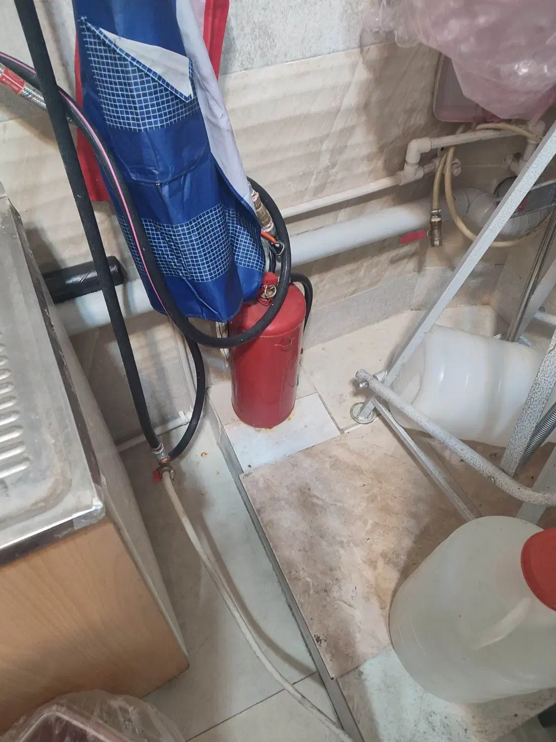 کارتن قالب پیتزا، میز کامپیوتر، تابلو led، خرد کن|کافی‌شاپ و رستوران|تبریز, |دیوار