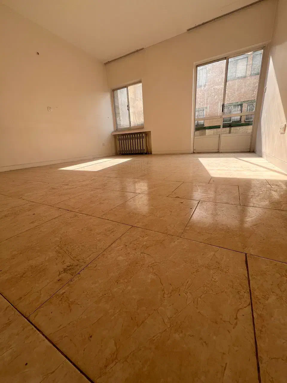 خاص‌ترین۸۳متری پونک میرزابابایی بالکن ۱۰ متری