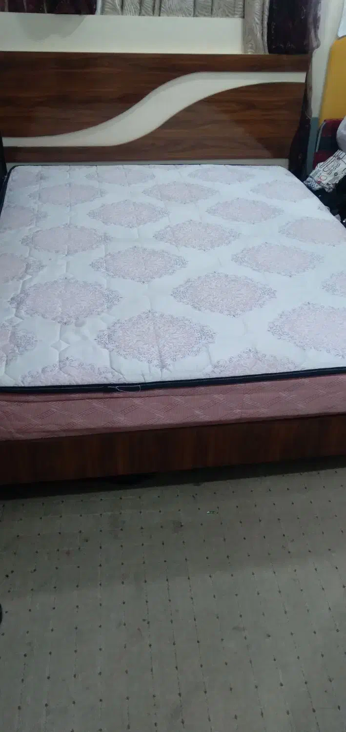 تخت خاب دونفره باتشک رویال بدون خط وخش|تخت و سرویس خواب|کارون, |دیوار