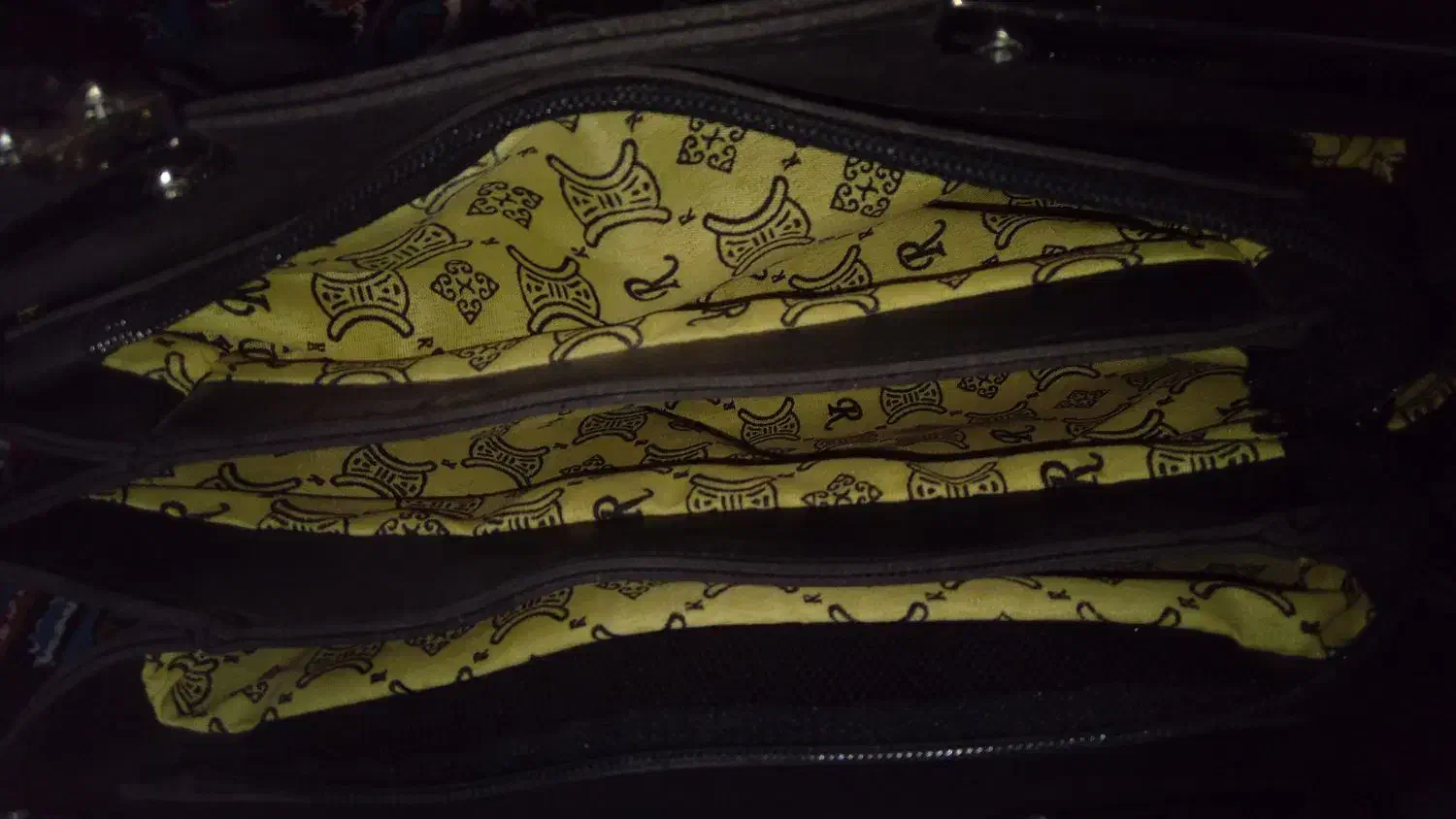 کیف بزرگ|کیف، کفش، کمربند|بروجرد, |دیوار