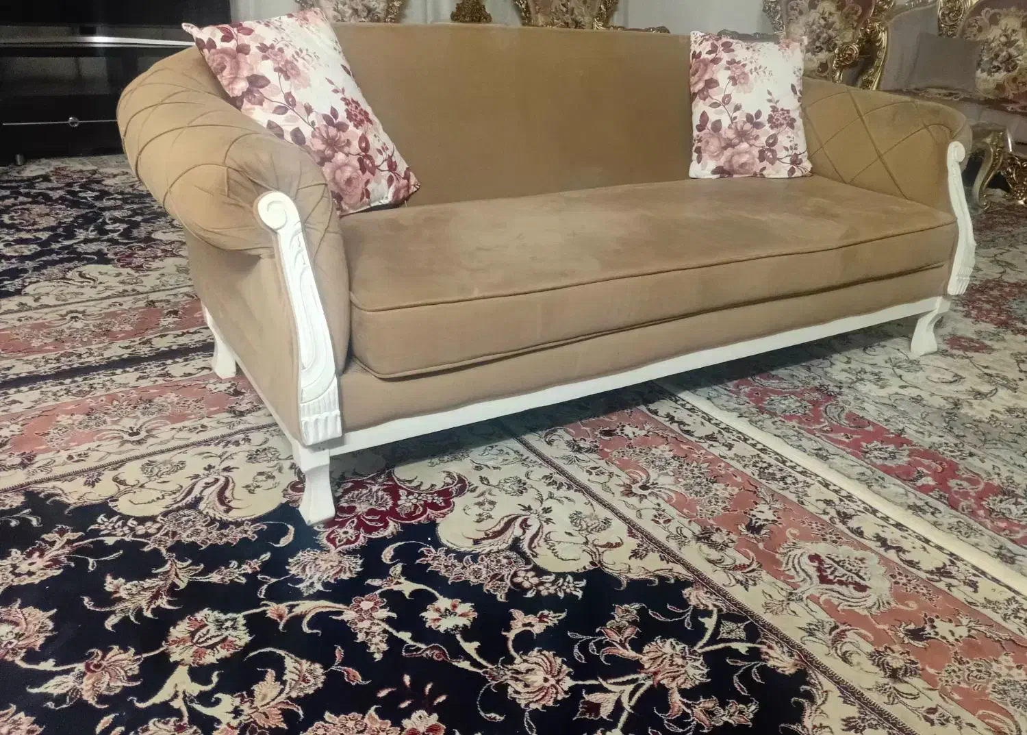مبل راحتی ۷ نفره سالم|مبلمان خانگی و میز عسلی|قم, بنیاد|دیوار