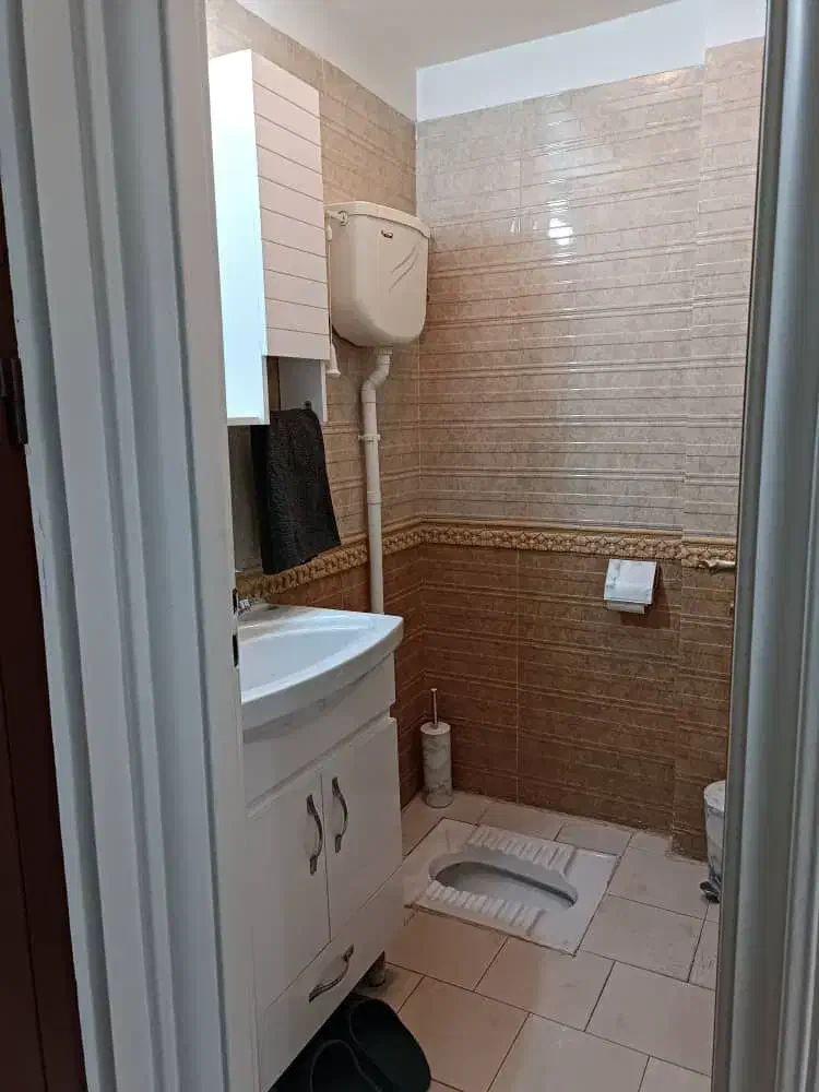 آپارتمان ۹۰ متری دو خوابه پارکینگ دار