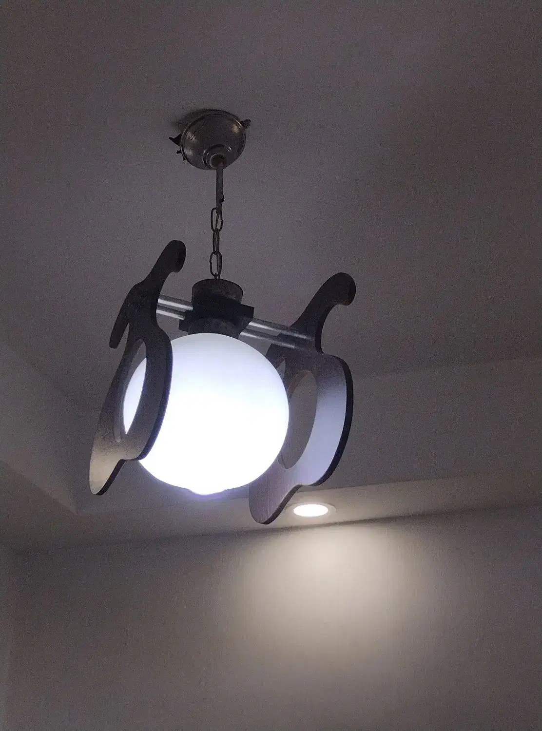 یک عدد لوستر مخصوص آشپزخانه یا اتاق خواب|لوستر و چراغ آویز|اراک, |دیوار