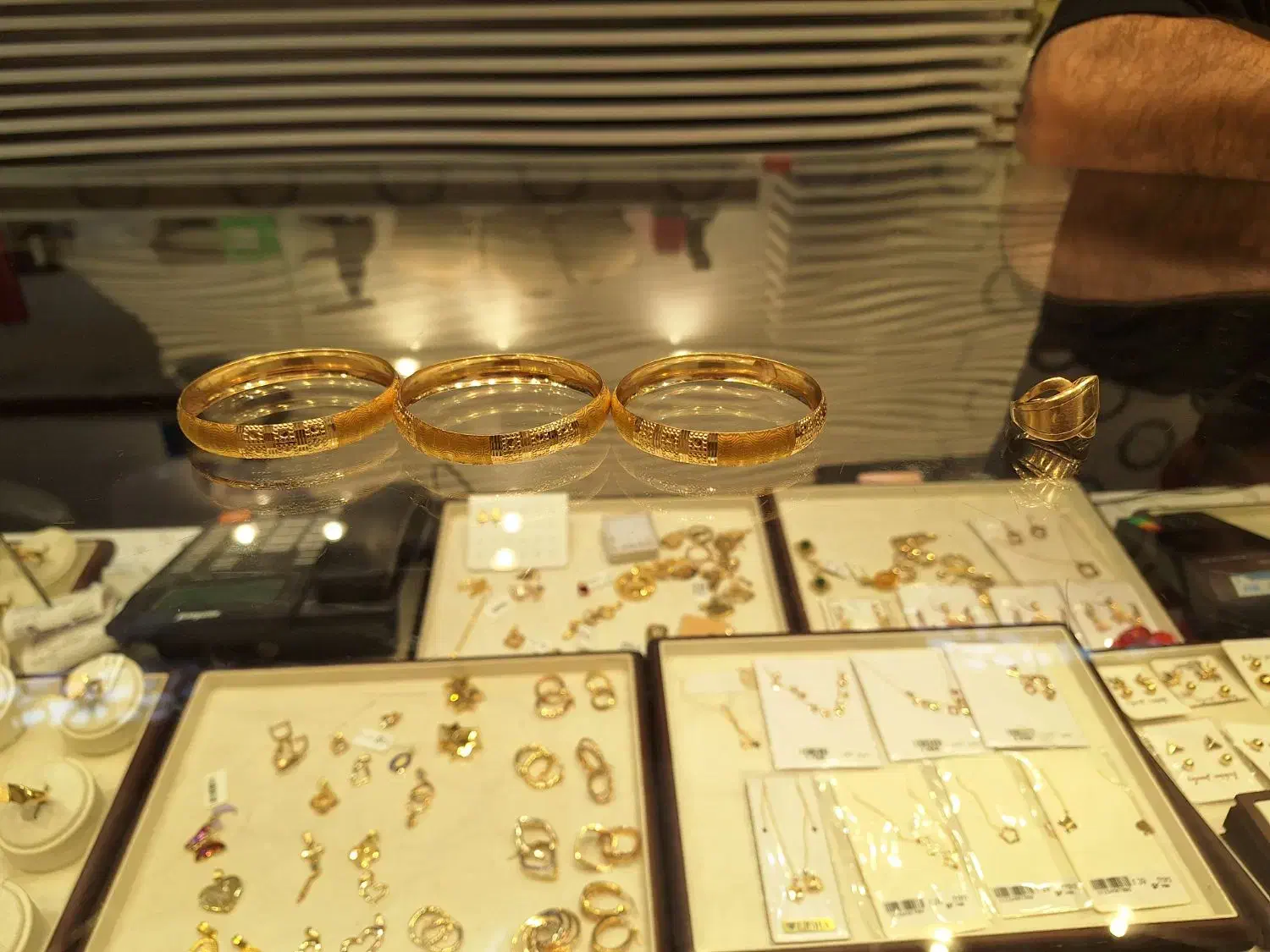 طلا|جواهرات|خورموج, |دیوار