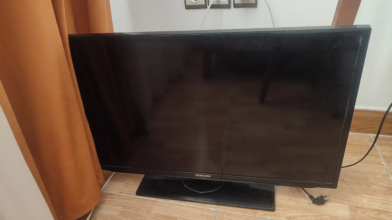 تلوزیون32 اینچ سامسونگ|تلویزیون و پروژکتور|قزوین, |دیوار