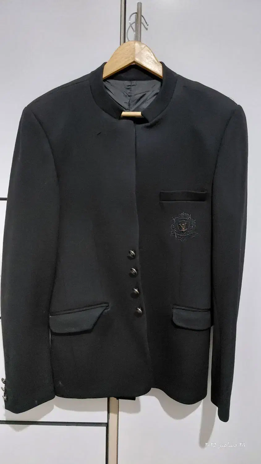 کت مردانه|لباس|رباط‌کریم, مسکن مهر آبشناسان|دیوار