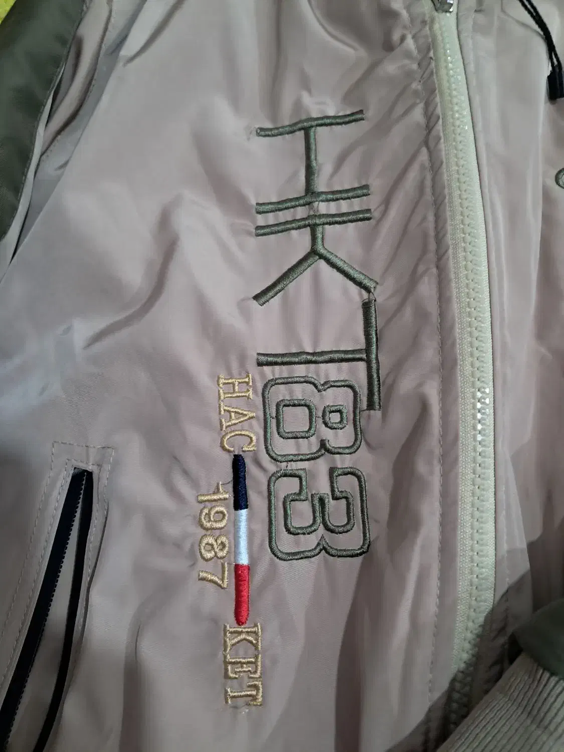 کاپشن|کفش و لباس بچه|ساری, |دیوار