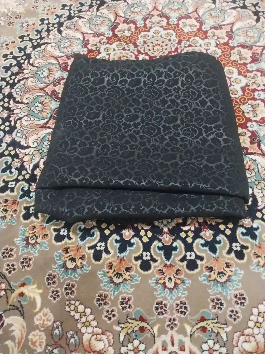 چادر نو اصلا سر نشده|لباس|قروه, |دیوار