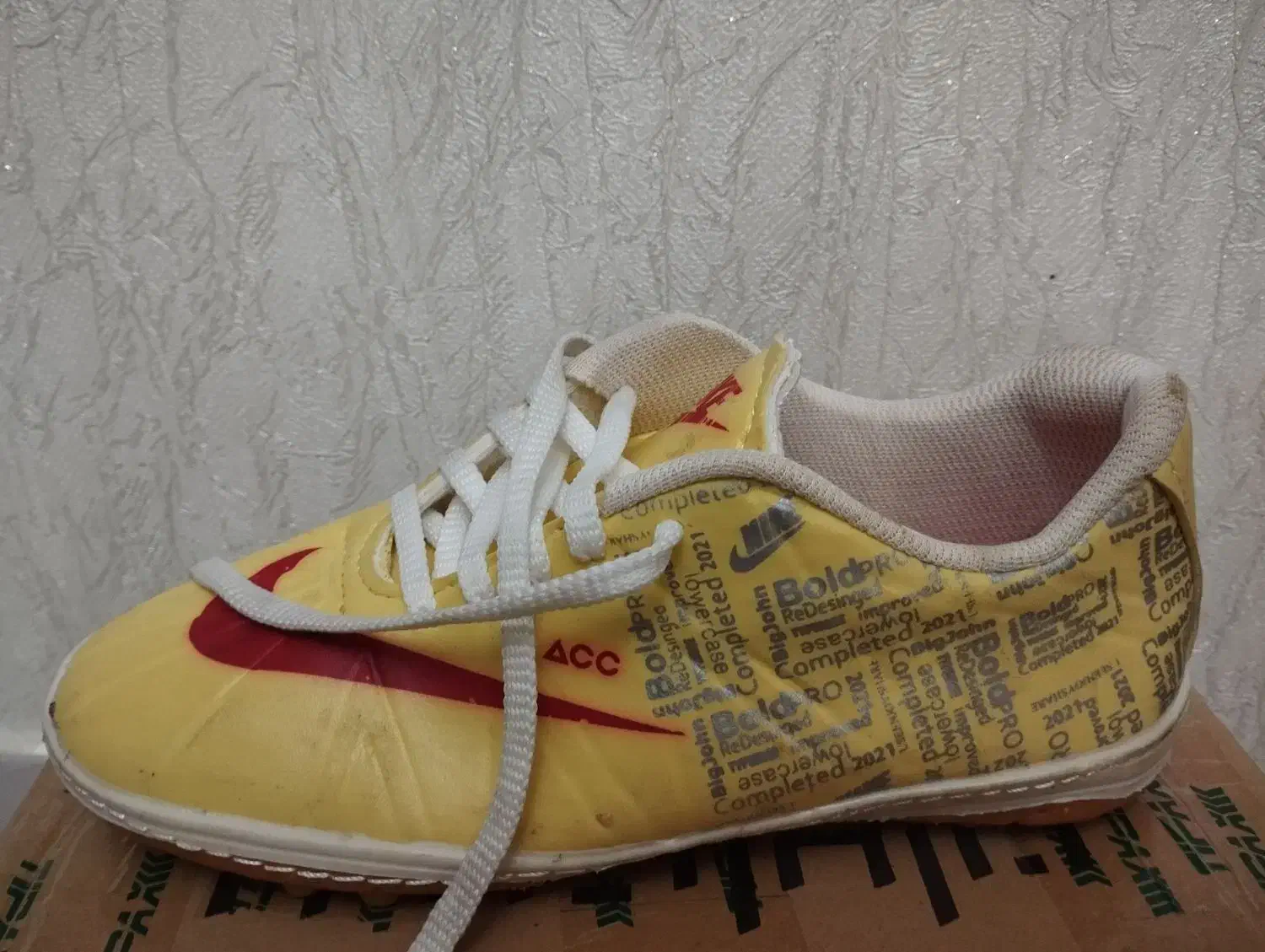 کفش فوتسال سایز ۳۹/۴۰|کیف، کفش، کمربند|بروجرد, |دیوار