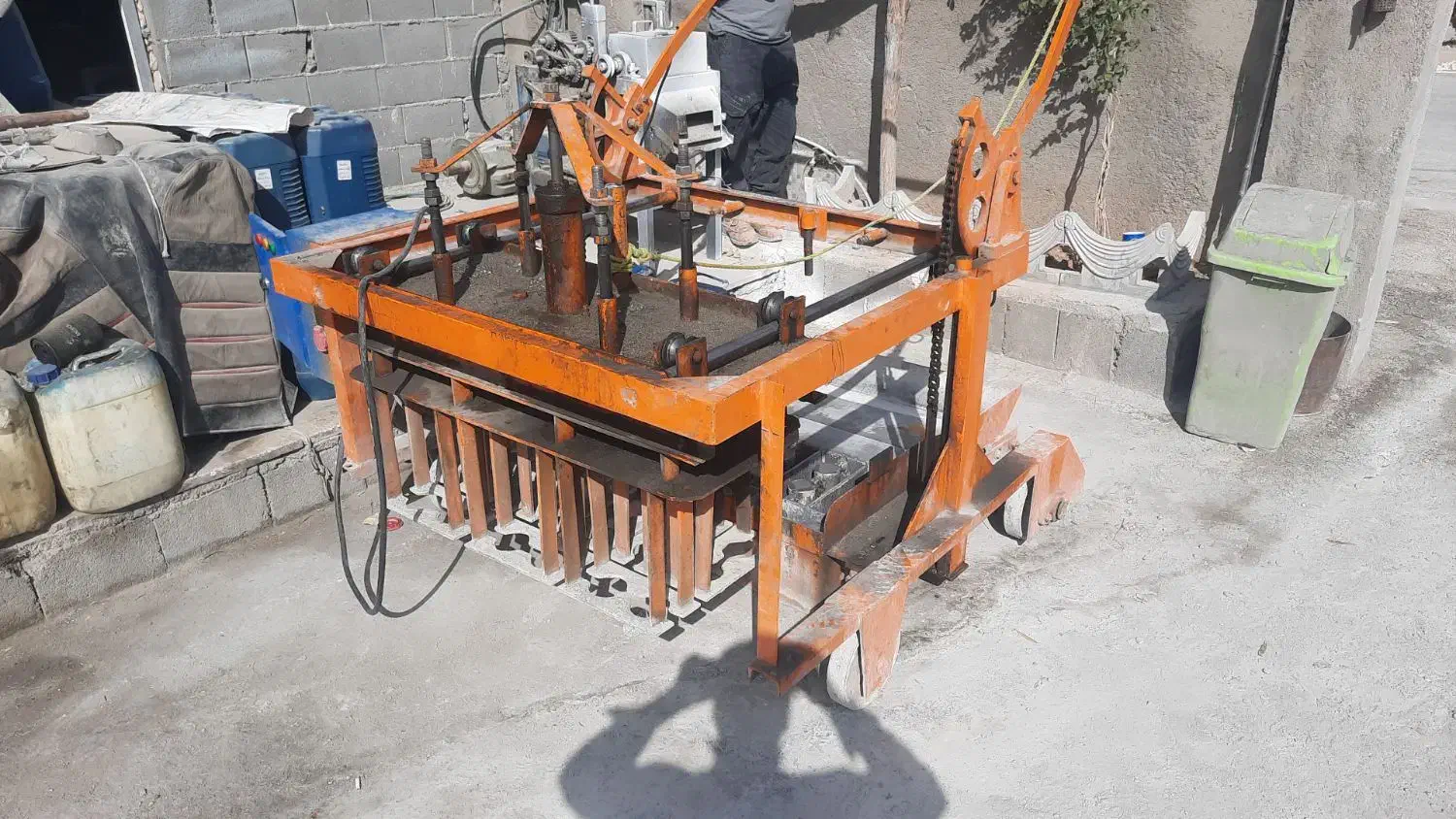 دستگاه بلوک زنی ارمنی|ماشین‌آلات صنعتی|بروجن, |دیوار