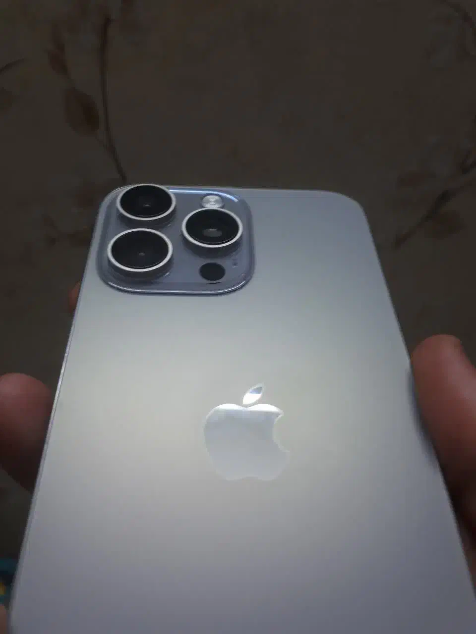 آیفون۱۵پرومکس طرح وهندزفری گردنی|موبایل|مشهد, الهیه|دیوار