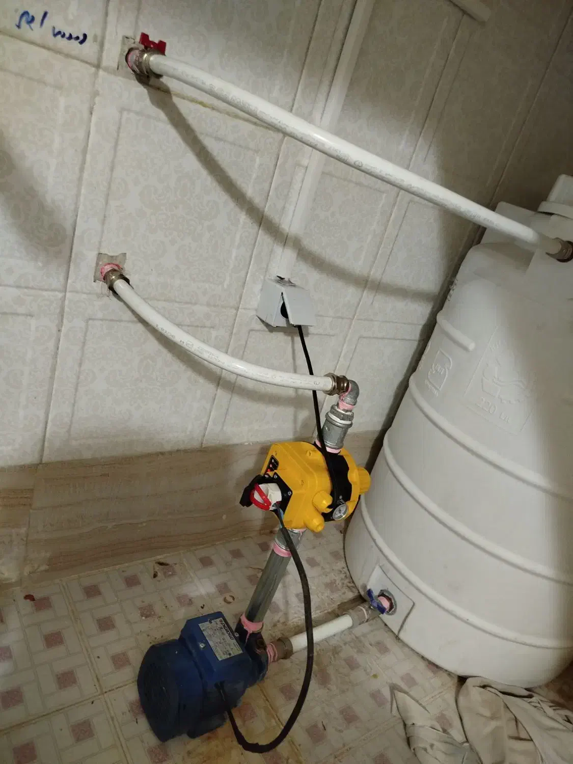 نصب پمپ و لوله کشی آب و فاضلاب|خدمات پیشه و مهارت|قروه, |دیوار