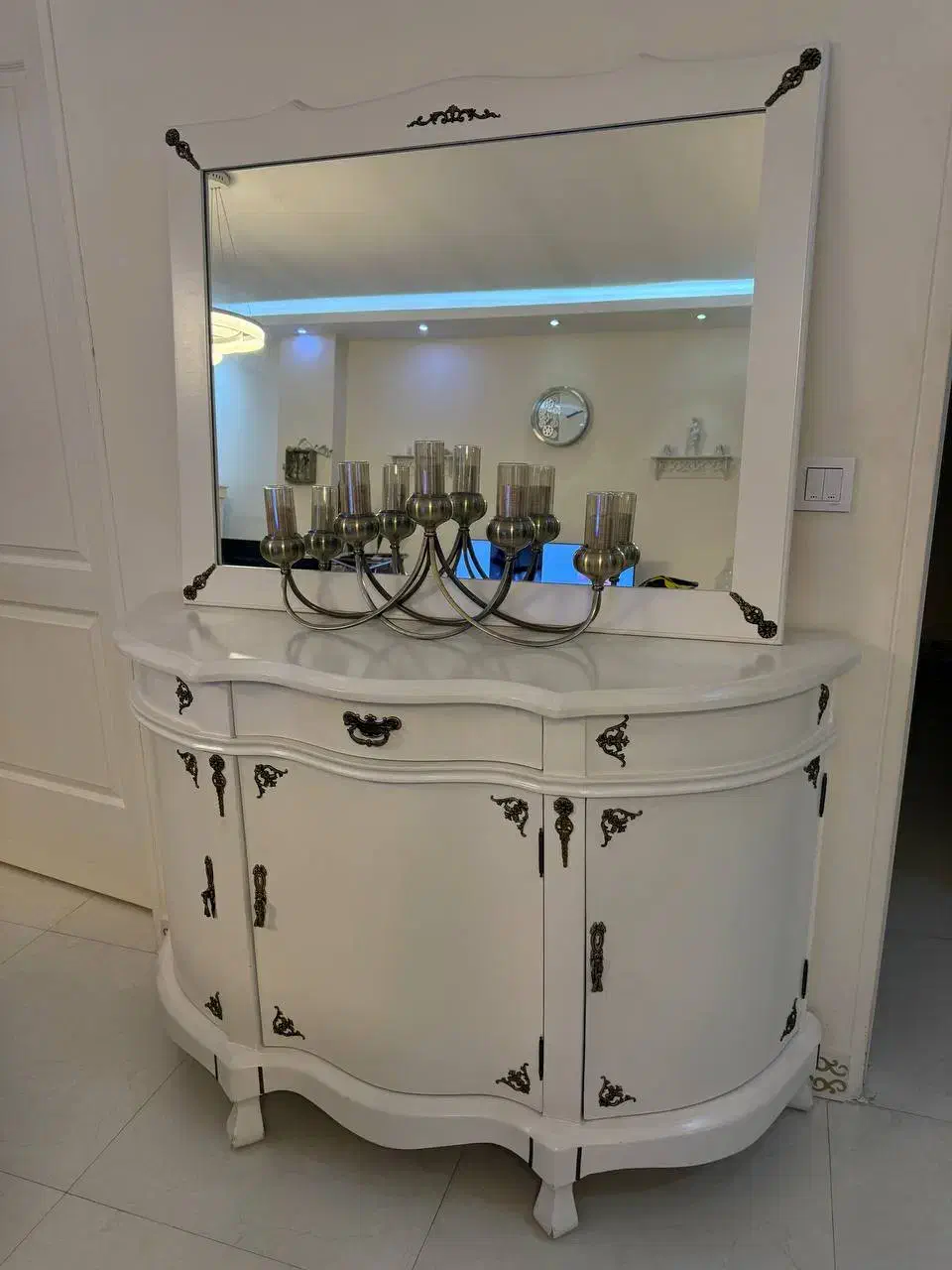 کنسول در حد نو بدون خط و خش|بوفه، ویترین، کنسول|ملارد, |دیوار