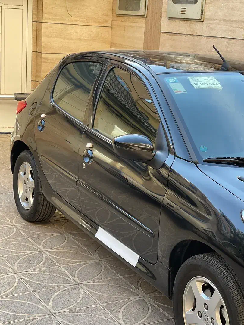 پژو ۲۰۷ اتوماتیک سقف فلز|خودرو سواری و وانت|شیراز, شهرک گلدشت حافظ‎|دیوار