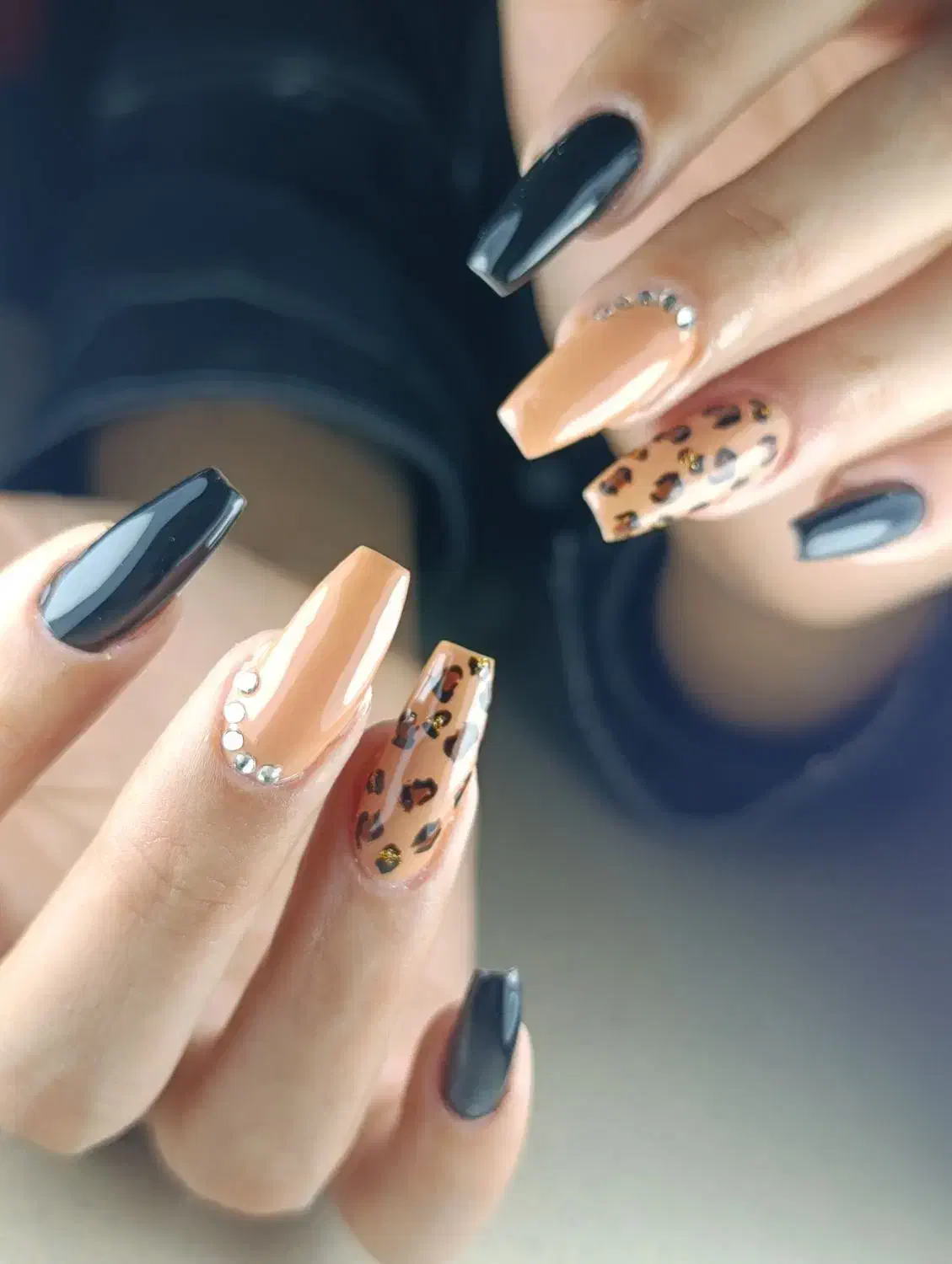 کاشت و ترمیم ناخن|خدمات آرایشگری و زیبایی|فولادشهر, B7|دیوار