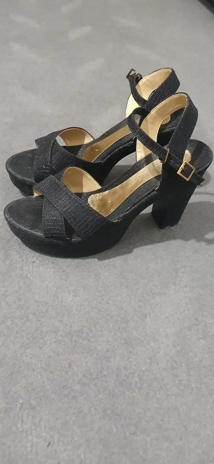 کفش مجلسی|کیف، کفش، کمربند|قیدار, |دیوار