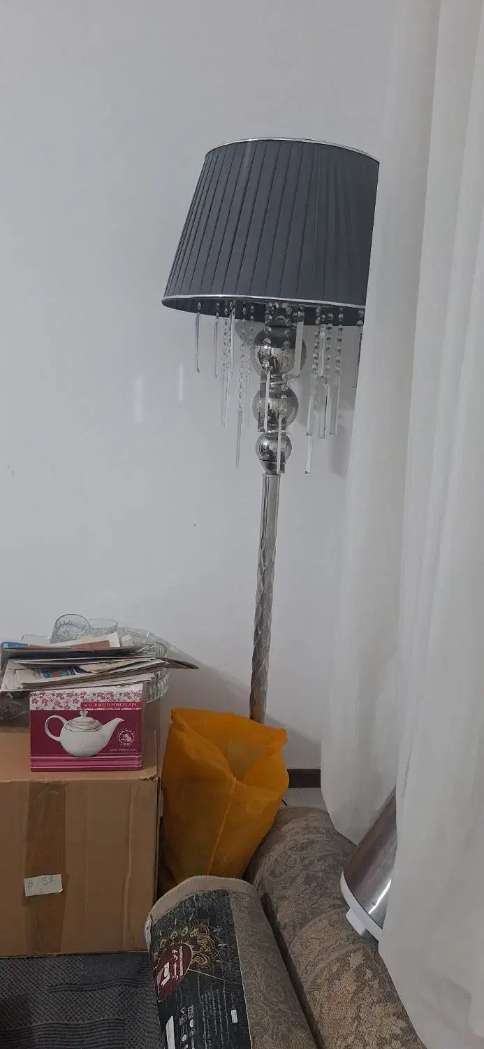 آباژور کنار سالنی|چراغ خواب و آباژور|پردیس, فاز ۱۱|دیوار