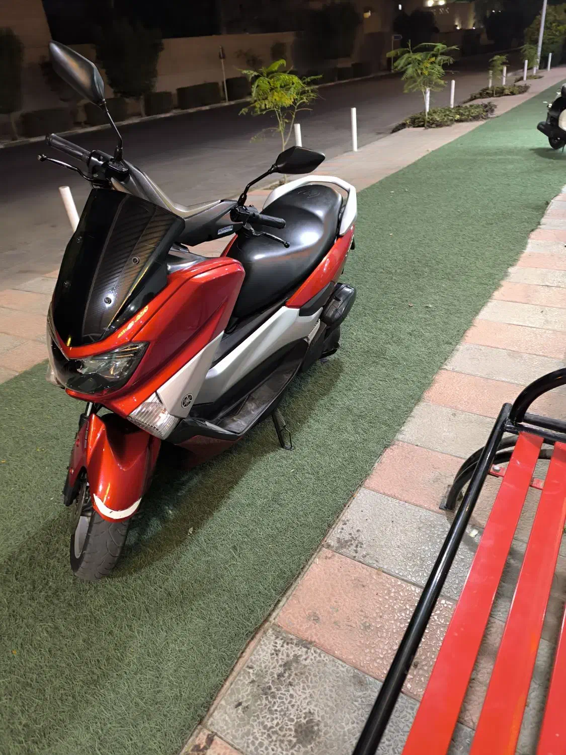 پی سی ایکس انمکس|موتورسیکلت|سیراف, |دیوار