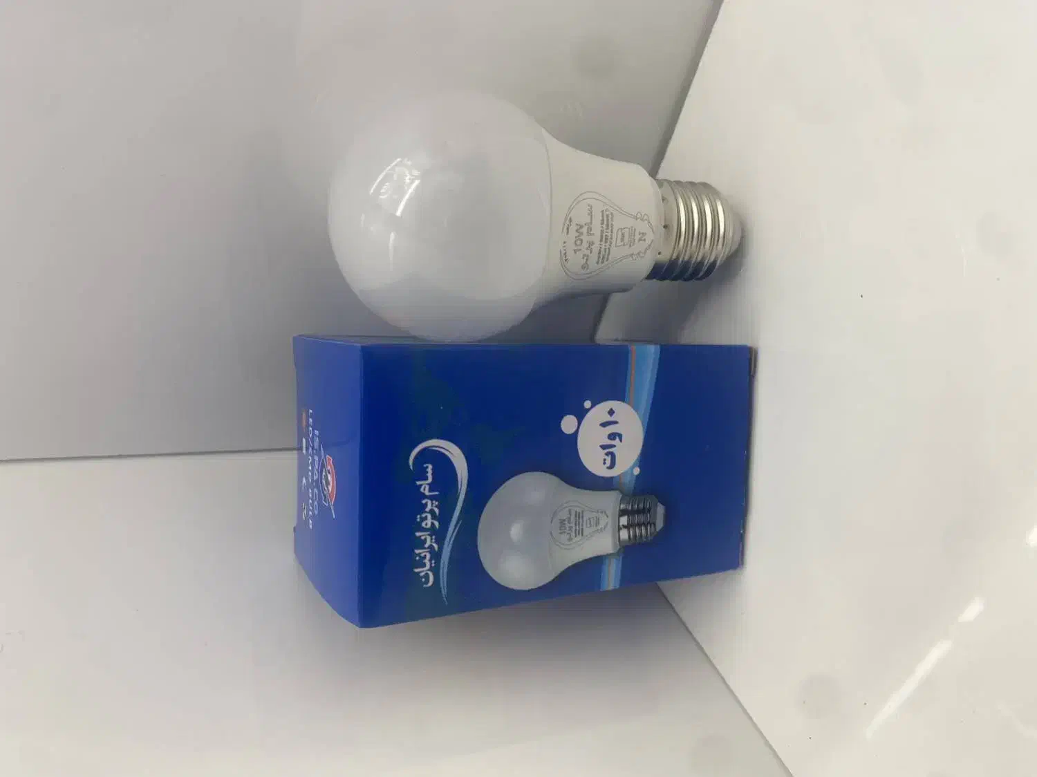 فروش ویژه لامپ حبابی9.12.15وات قیمت عمده باگارانتی|لامپ و چراغ|اصفهان, برازنده|دیوار