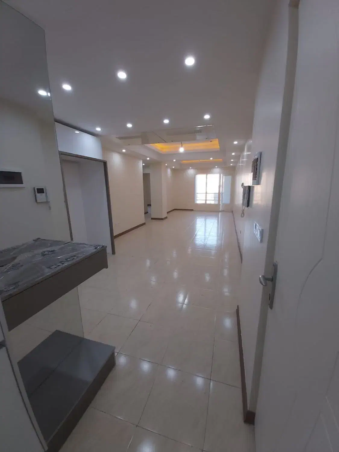 ۸۲متری لوکس در برج افرینش