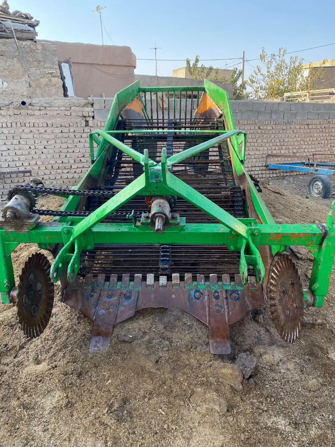 دستگاه چغندر کن و برگ زن چغندر و سیب زمینی|ماشینآلات صنعتی|نصر آباد, |دیوار