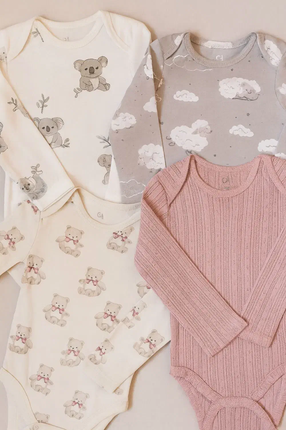 بادی رنگ پاستلی|کفش و لباس بچه|آستانه اشرفیه, |دیوار