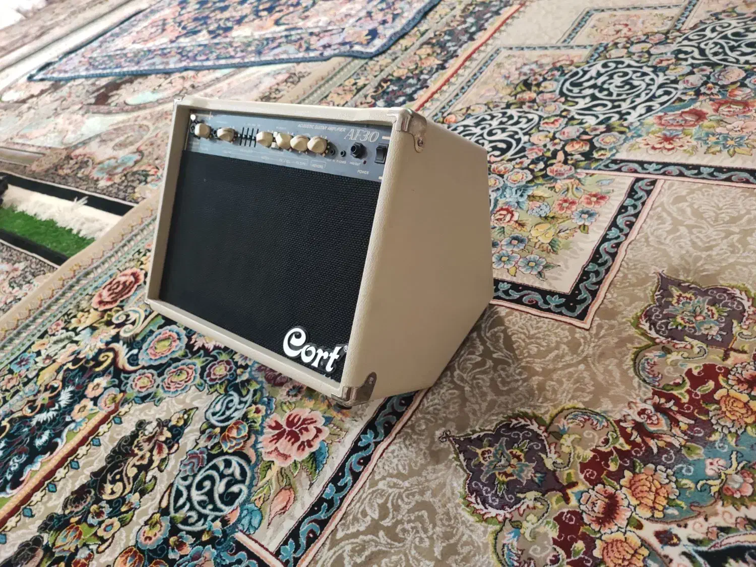آمپلی فایر کورت گیتار کلاسیک|گیتار، بیس، امپلیفایر|تهران, جهاد|دیوار