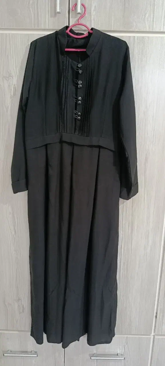 مانتو عبائی|لباس|سیاهکل, |دیوار