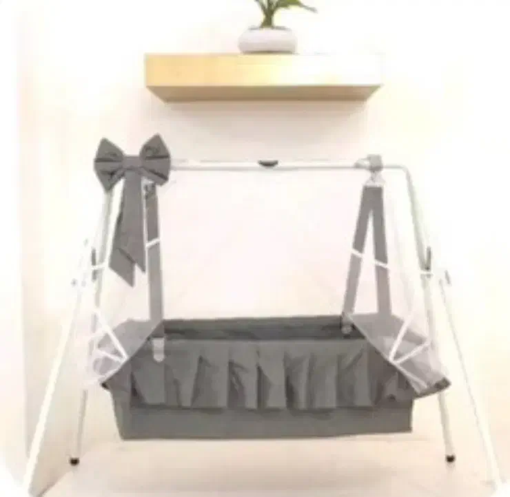 گهواره پایه هشتی|تخت و صندلی بچه|شهرکرد, |دیوار