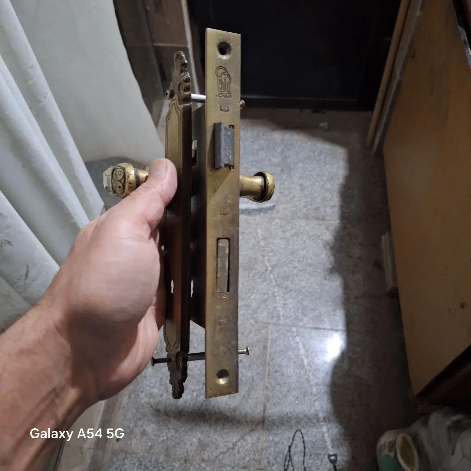 قفل و کلید درب چوبی قدیمی|کلکسیون اشیاء عتیقه|فردیس, نسترن شرقی|دیوار