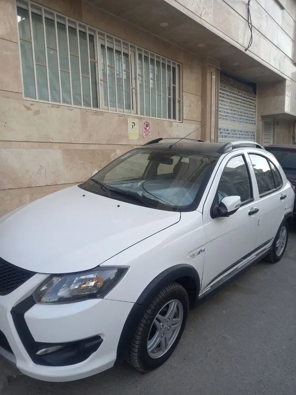 کوییک سفید مشکی ۱۴۰۳ با رینگ و مانیتور|خودرو سواری و وانت|قم, ژاندارمها|دیوار