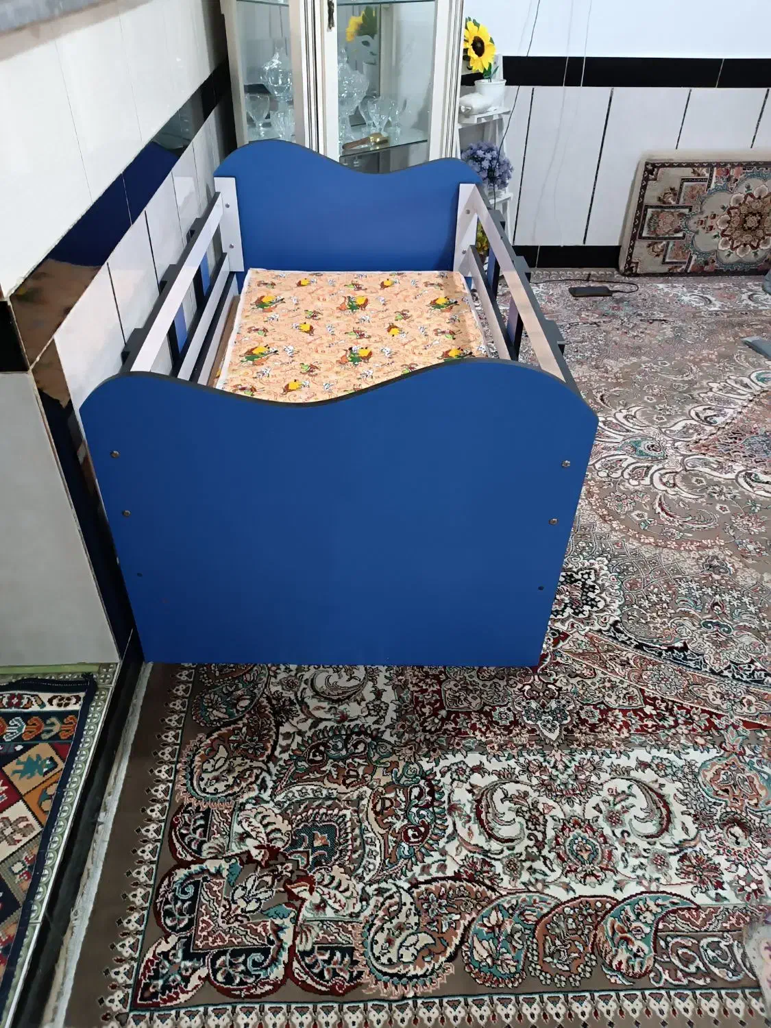 تخت نوزاد|تخت و صندلی بچه|نهاوند, |دیوار