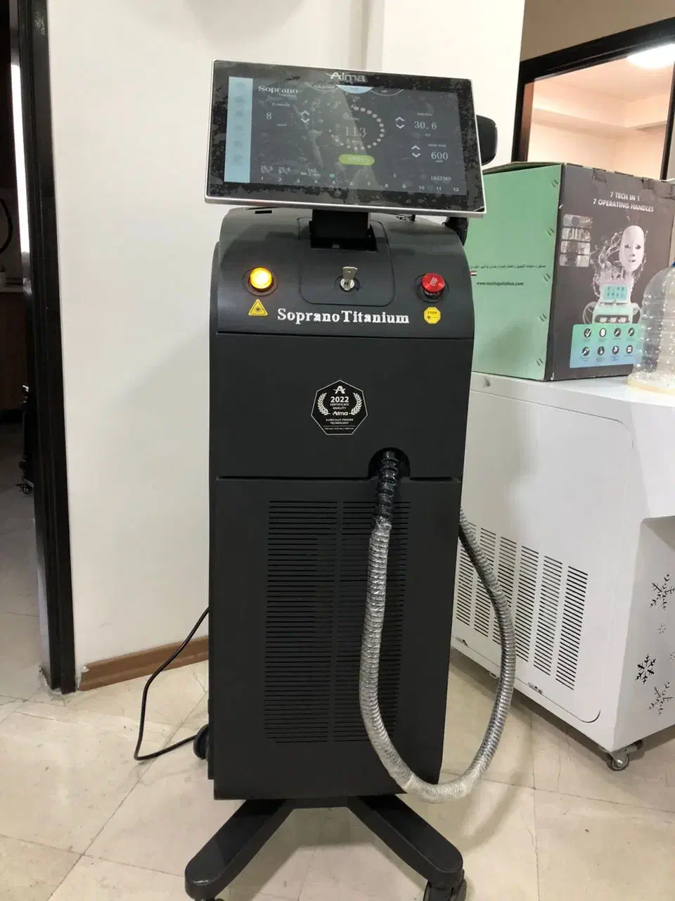 دستگاه تیتانیوم km دست دو  سال ساخت ۲۰۲۳|آرایشی، بهداشتی، درمانی|اسلام‌شهر, شهرک قائمیه|دیوار