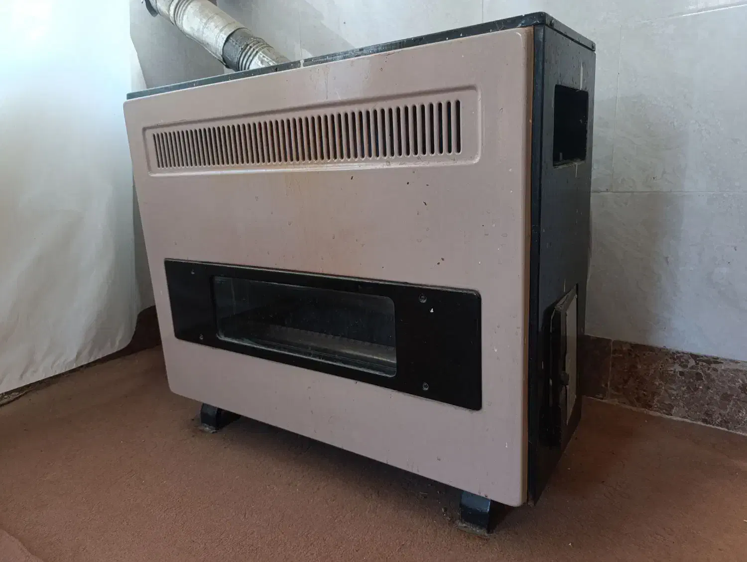 یخچال،بخارری ،تخت خواب و تلوزیون|بخاری، هیتر، شومینه|ساوه, |دیوار